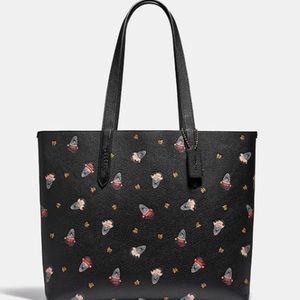 COACH SHARKY TOTE BAG NWT